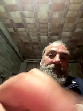 Snapshot of ros217 chatting on 12-04-25, 09:45 ros217 online show from 12-04-25, 09:45