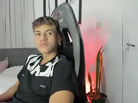 Snapshot of miguel_hz chatting on 01-31-25, 11:35 miguel hz online show from 01-31-25, 11:35