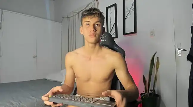 Snapshot of miguel_hz chatting on 02-07-25, 12:42 miguel hz online show from 02-07-25, 12:42