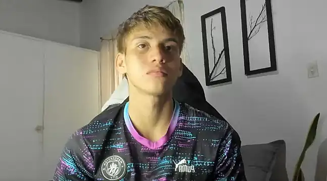 Snapshot of miguel_hz chatting on 02-25-25, 01:28 miguel hz online show from 02-25-25, 01:28