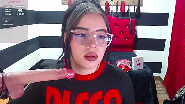 Snapshot of Marian_Ran chatting on 12-21-24, 05:25 Marian Ran online show from 12-21-24, 05:25