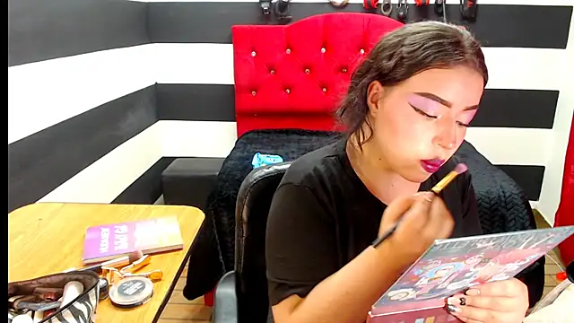 Snapshot of Marian_Ran chatting on 12-23-24, 03:40 Marian Ran online show from 12-23-24, 03:40