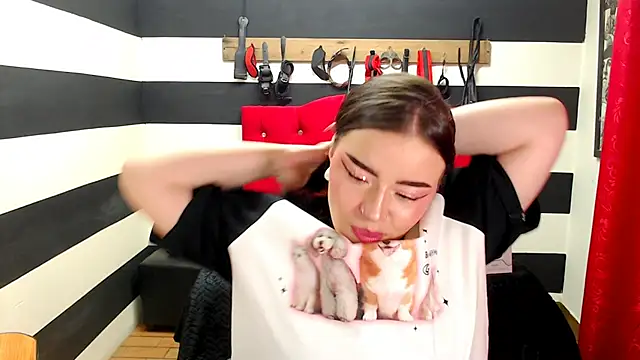 Snapshot of Marian_Ran chatting on 01-11-25, 06:35 Marian Ran online show from 01-11-25, 06:35