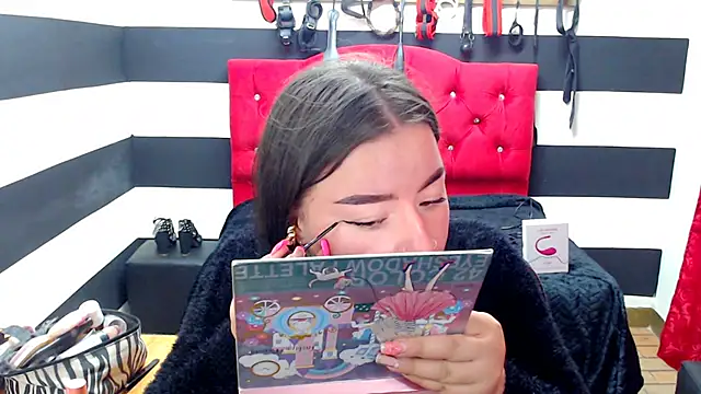 Snapshot of Marian_Ran chatting on 01-14-25, 03:53 Marian Ran online show from 01-14-25, 03:53