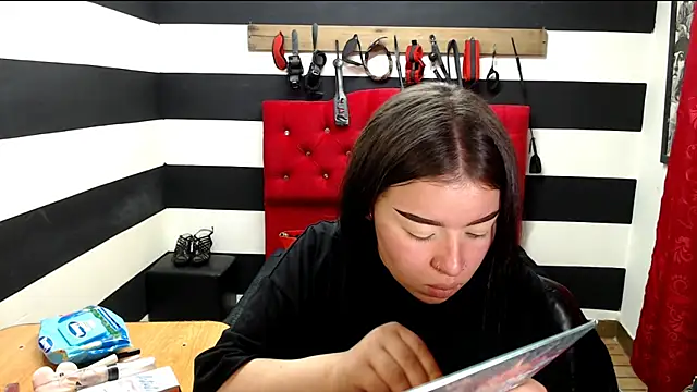 Snapshot of Marian_Ran chatting on 02-03-25, 03:20 Marian Ran online show from 02-03-25, 03:20