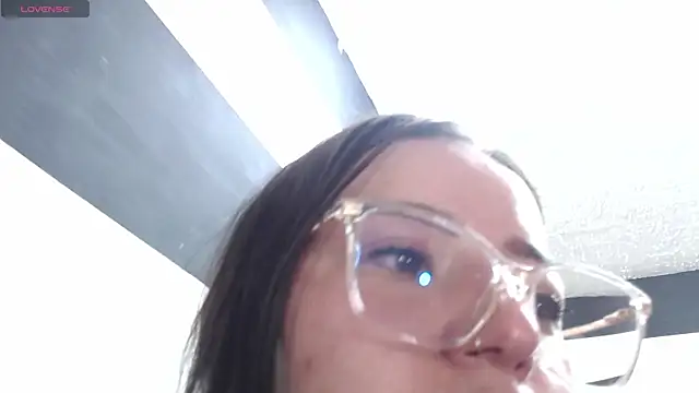 Snapshot of Marian_Ran chatting on 02-11-25, 02:57 Marian Ran online show from 02-11-25, 02:57