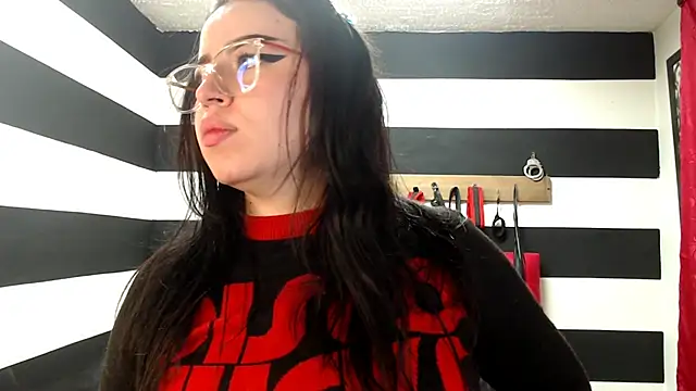 Snapshot of Marian_Ran chatting on 02-13-25, 10:44 Marian Ran online show from 02-13-25, 10:44