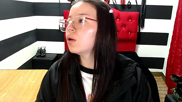 Snapshot of Marian_Ran chatting on 02-17-25, 03:04 Marian Ran online show from 02-17-25, 03:04