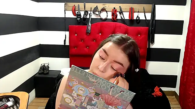 Snapshot of Marian_Ran chatting on 02-17-25, 06:09 Marian Ran online show from 02-17-25, 06:09