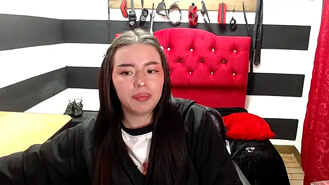 Snapshot of Marian_Ran chatting on 02-17-25, 10:07 Marian Ran online show from 02-17-25, 10:07