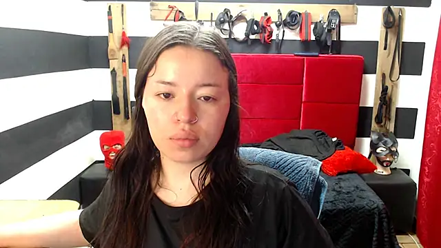 Snapshot of Marian_Ran chatting on 03-18-25, 05:41 Marian Ran online show from 03-18-25, 05:41