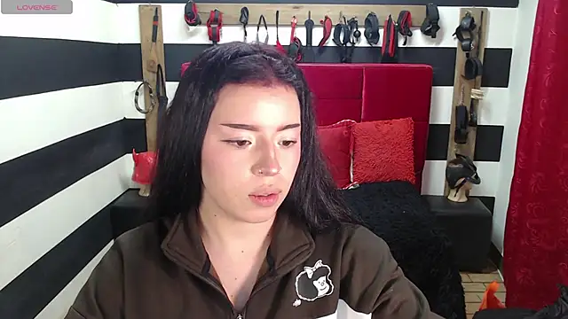 Snapshot of Marian_Ran chatting on 09-15-25, 02:55 Marian Ran online show from 09-15-25, 02:55