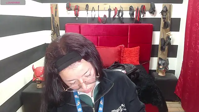 Snapshot of Marian_Ran chatting on 09-24-25, 04:05 Marian Ran online show from 09-24-25, 04:05