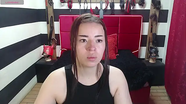 Snapshot of Marian_Ran chatting on 10-18-25, 02:14 Marian Ran online show from 10-18-25, 02:14