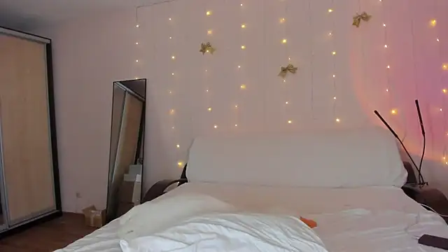 May Flower online show from 04-21-26, 11:27