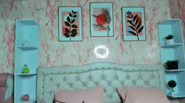 VICTORIA HOUSTON online show from 02-17-25, 02:09