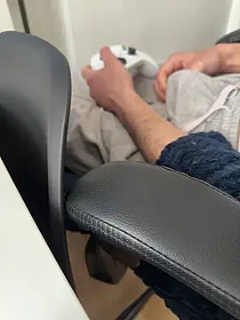 Snapshot of XMenX24 chatting on 03-12-25, 01:19 XMenX24 online show from 03-12-25, 01:19