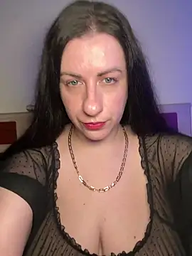 Snapshot of Evelinia chatting on 05-14-26, 03:41 Evelinia online show from 05-14-26, 03:41
