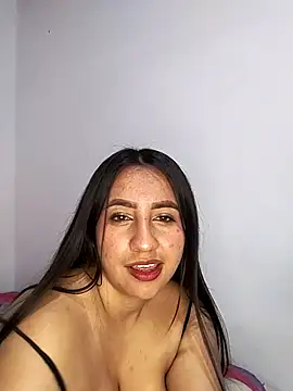 Snapshot of ailyn_miranda chatting on 03-18-25, 11:20 ailyn miranda online show from 03-18-25, 11:20