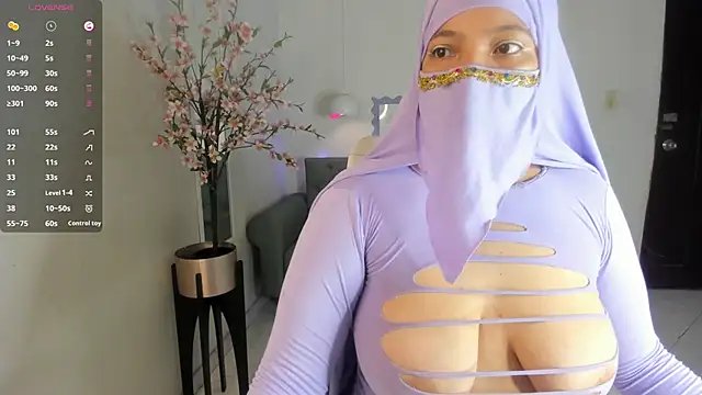 Snapshot of malak_nanyy chatting on 09-21-25, 09:11 malak nanyy online show from 09-21-25, 09:11