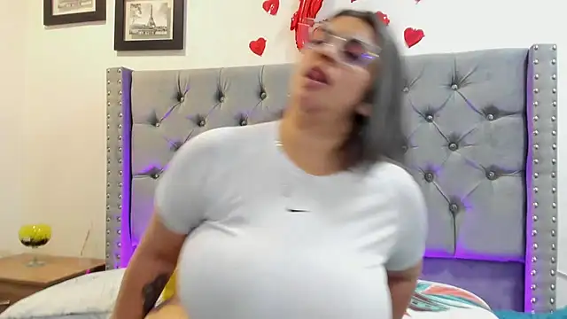 Snapshot of Melinda_bob chatting on 03-10-25, 05:29 Melinda bob online show from 03-10-25, 05:29