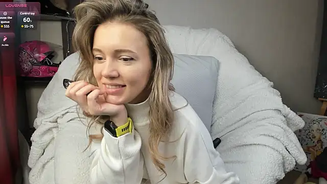 Snapshot of foxy_blond chatting on 01-29-25, 03:22 foxy blond online show from 01-29-25, 03:22