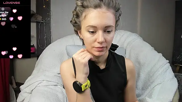 Snapshot of foxy_blond chatting on 01-30-25, 03:22 foxy blond online show from 01-30-25, 03:22