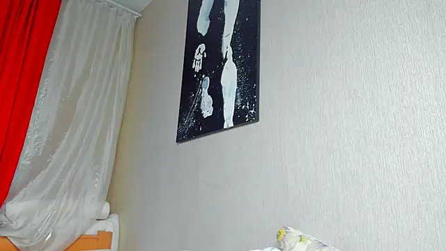 Snapshot of foxy_blond chatting on 09-30-25, 12:04 foxy blond online show from 09-30-25, 12:04