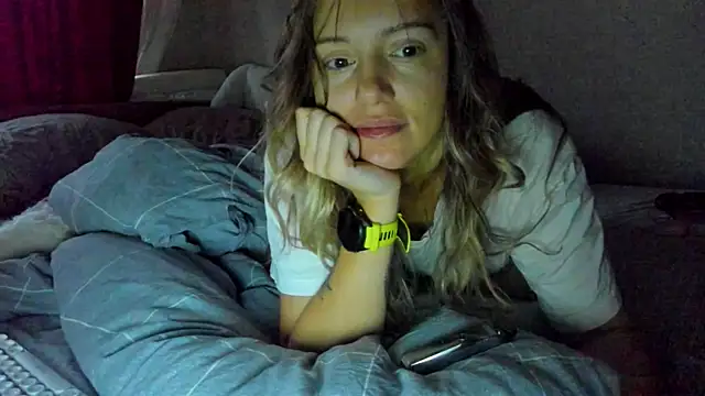 Snapshot of foxy_blond chatting on 10-17-25, 12:14 foxy blond online show from 10-17-25, 12:14