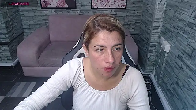 Snapshot of Valerie_b chatting on 12-21-24, 12:38 Valerie b online show from 12-21-24, 12:38