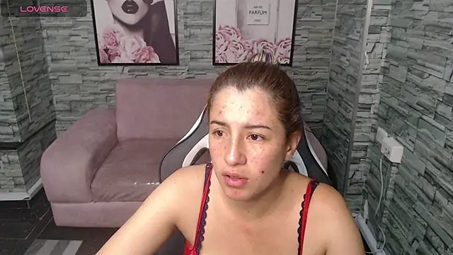 Snapshot of Valerie_b chatting on 12-23-24, 12:41 Valerie b online show from 12-23-24, 12:41