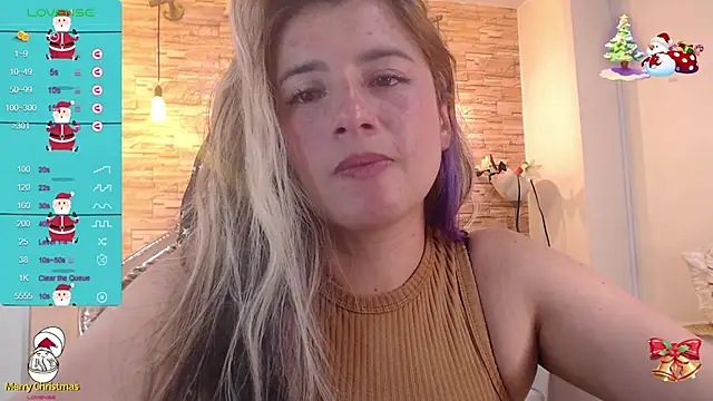 Snapshot of Valerie_b chatting on 01-05-25, 01:45 Valerie b online show from 01-05-25, 01:45