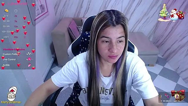 Snapshot of Valerie_b chatting on 01-23-25, 02:55 Valerie b online show from 01-23-25, 02:55