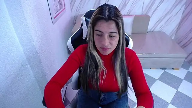 Snapshot of Valerie_b chatting on 02-08-25, 03:19 Valerie b online show from 02-08-25, 03:19