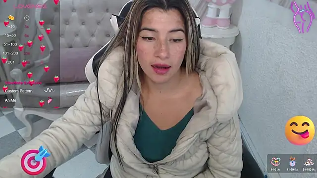 Snapshot of Valerie_b chatting on 03-19-25, 09:17 Valerie b online show from 03-19-25, 09:17