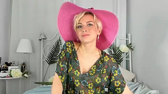 SakuFox online show from 01-08-25, 07:13