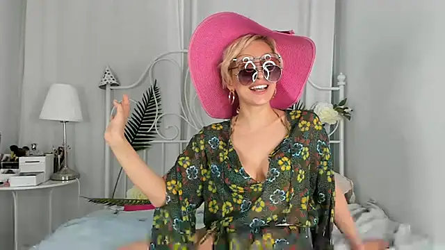 SakuFox online show from 01-14-25, 03:43