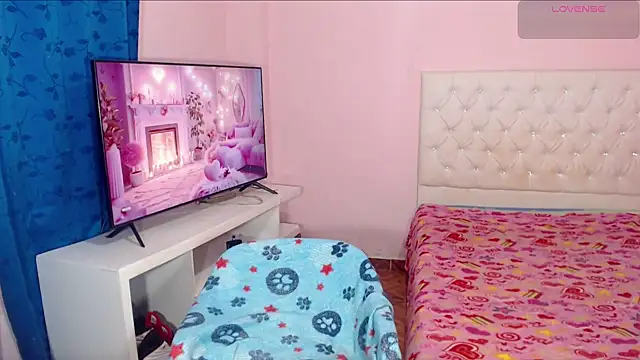 Snapshot of DannaDocell chatting on 03-08-25, 03:56 DannaDocell online show from 03-08-25, 03:56