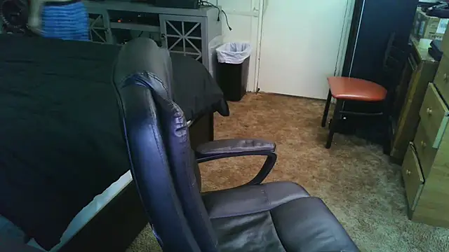 Snapshot of MasterJizzJunky chatting on 10-10-25, 05:34 MasterJizzJunky online show from 10-10-25, 05:34