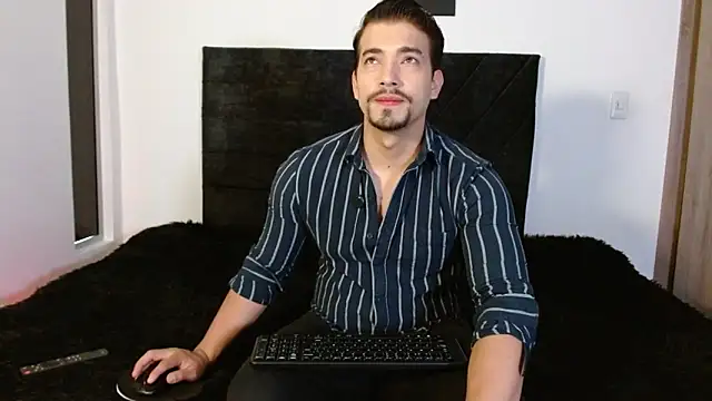 Snapshot of Ian_Daviz chatting on 06-07-26, 02:10 Ian Daviz online show from 06-07-26, 02:10