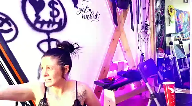 Snapshot of KRYZTALYNXXX chatting on 12-08-24, 05:01 KRYZTALYNXXX online show from 12-08-24, 05:01