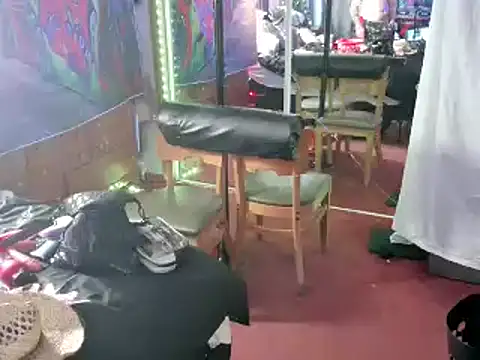 Snapshot of KRYZTALYNXXX chatting on 01-01-25, 08:58 KRYZTALYNXXX online show from 01-01-25, 08:58