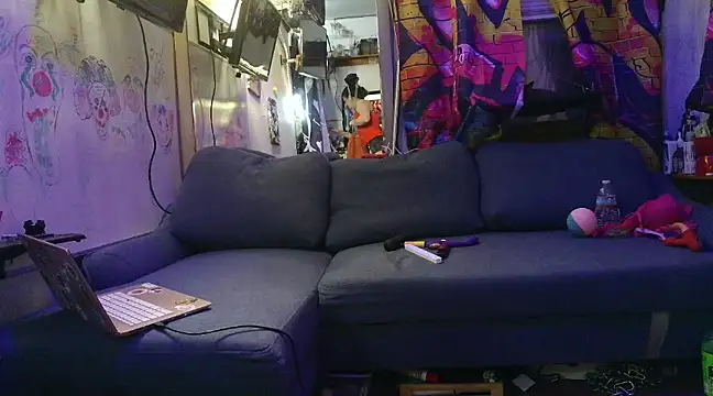 Snapshot of KRYZTALYNXXX chatting on 02-13-25, 11:04 KRYZTALYNXXX online show from 02-13-25, 11:04