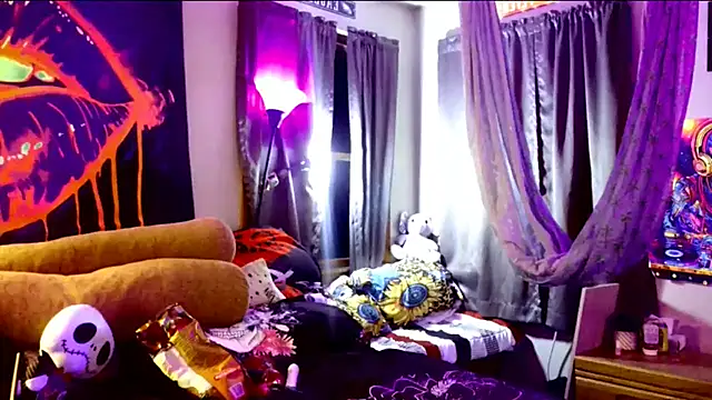 Snapshot of KRYZTALYNXXX chatting on 02-20-25, 01:51 KRYZTALYNXXX online show from 02-20-25, 01:51