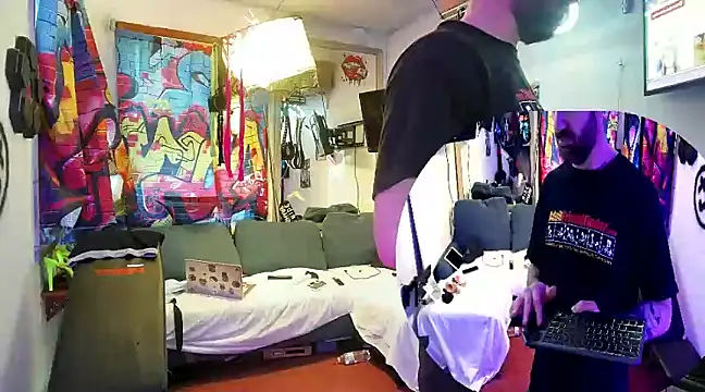 Snapshot of KRYZTALYNXXX chatting on 02-23-25, 11:44 KRYZTALYNXXX online show from 02-23-25, 11:44