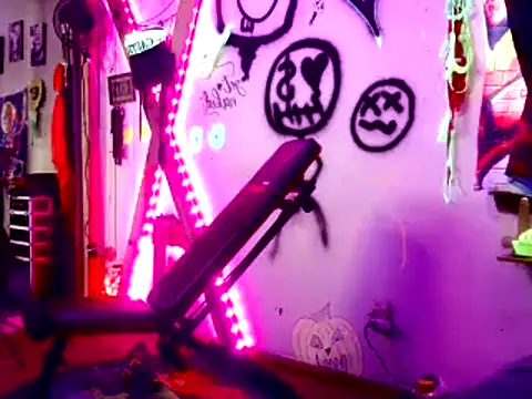 Snapshot of KRYZTALYNXXX chatting on 02-27-25, 05:36 KRYZTALYNXXX online show from 02-27-25, 05:36