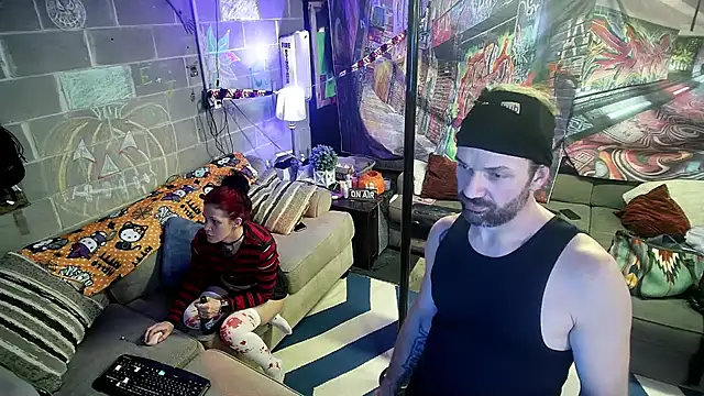 Snapshot of KRYZTALYNXXX chatting on 10-23-25, 05:01 KRYZTALYNXXX online show from 10-23-25, 05:01