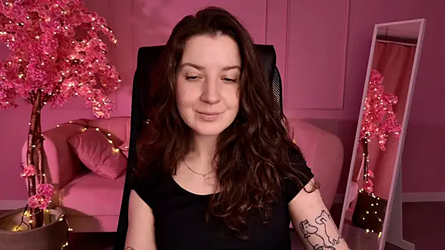 Snapshot of JackieByrd chatting on 09-25-25, 01:15 JackieByrd online show from 09-25-25, 01:15