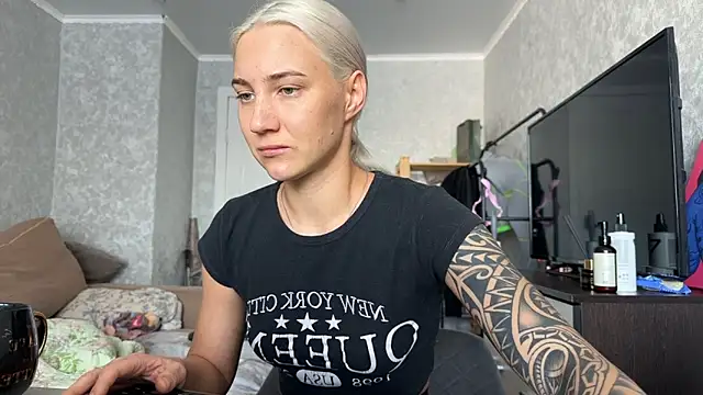 AnneBall online show from 03-07-26, 08:33