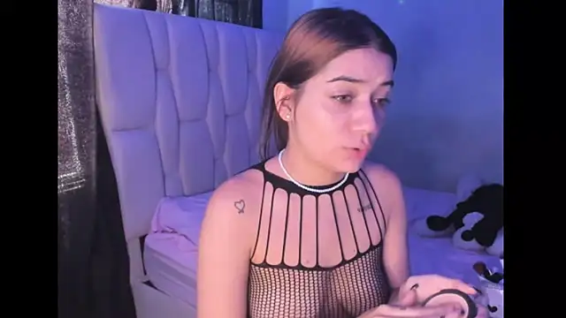 KittyKlum online show from 01-24-25, 04:06